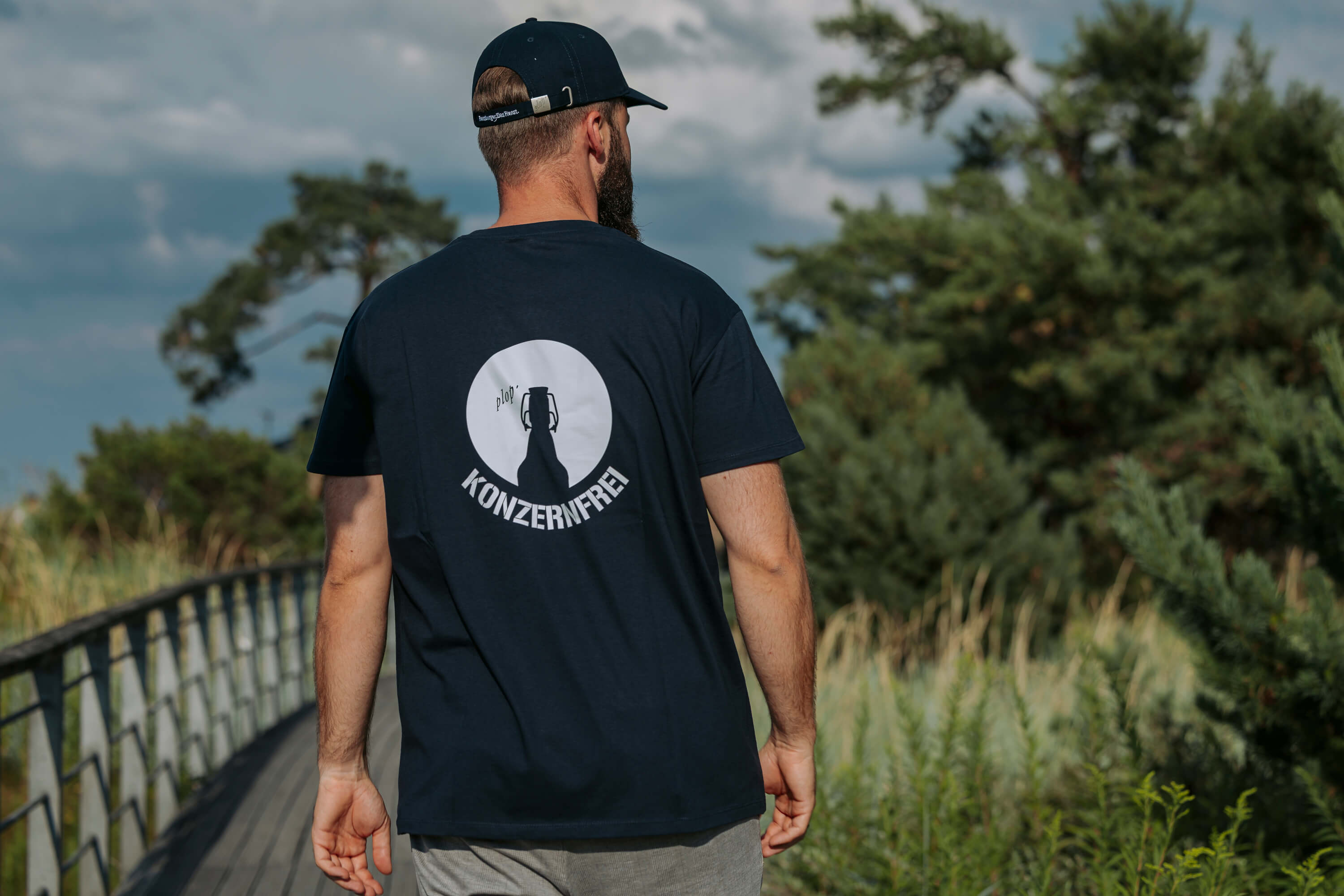 T-Shirt Blau "KONZERNFREI"