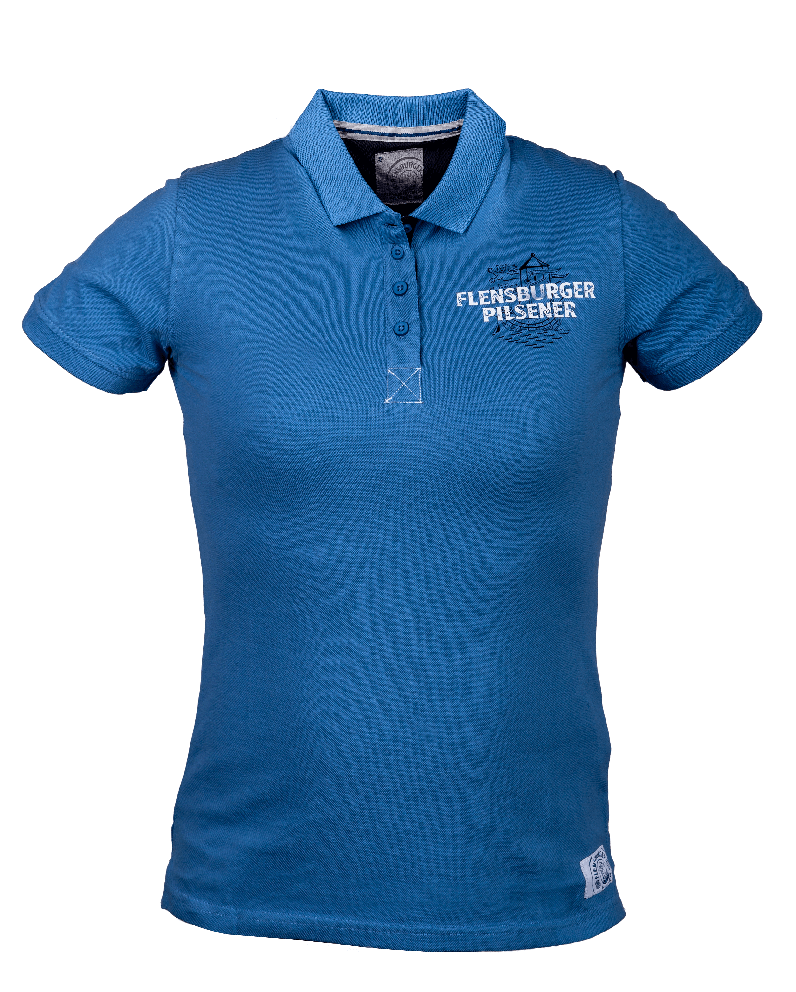 Blaues Damen Poloshirt mit kurzem Arm und Knopfleiste. Auf der linken Brustseite steht in weißer Schrift „Flensburger Pilsener“ mit einem maritimen Logo.