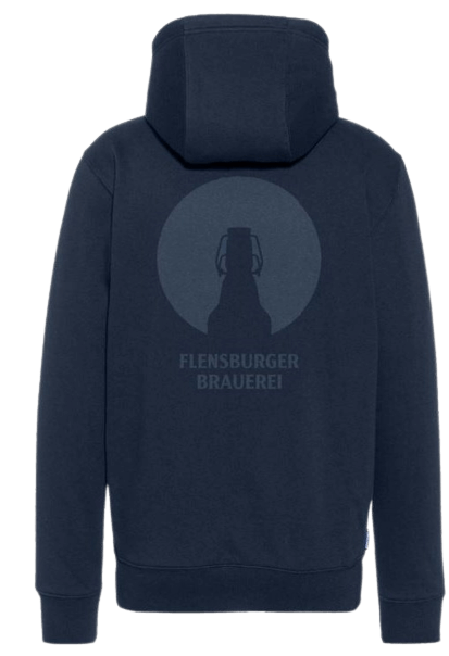 Dunkelblauer Hoodie mit Kapuze zeigt auf dem Rücken ein rundes Logo mit der Silhouette einer Bierflasche und dem Schriftzug „FLENSBURGER BRAUEREI“.