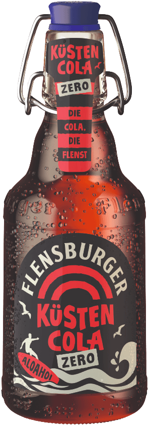 Flensburger Küstencola Zero Flasche in Glas mit Sprudeln. Etikett zeigt den Schriftzug „KÜSTEN COLA ZERO“.
