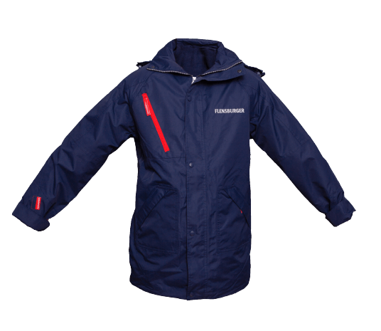 Navy blauer Parka mit rotem Reißverschluss an der Brusttasche. Der Parka trägt den weißen Stick „FLENSBURGER“ auf der Brust und hat lange Ärmel mit verstellbaren Bündchen.