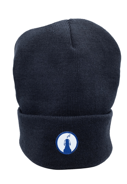 Dunkelblaue Strickmütze mit Umschlag und rundem, blau-weißem Nordlicht-Logo auf der Vorderseite.