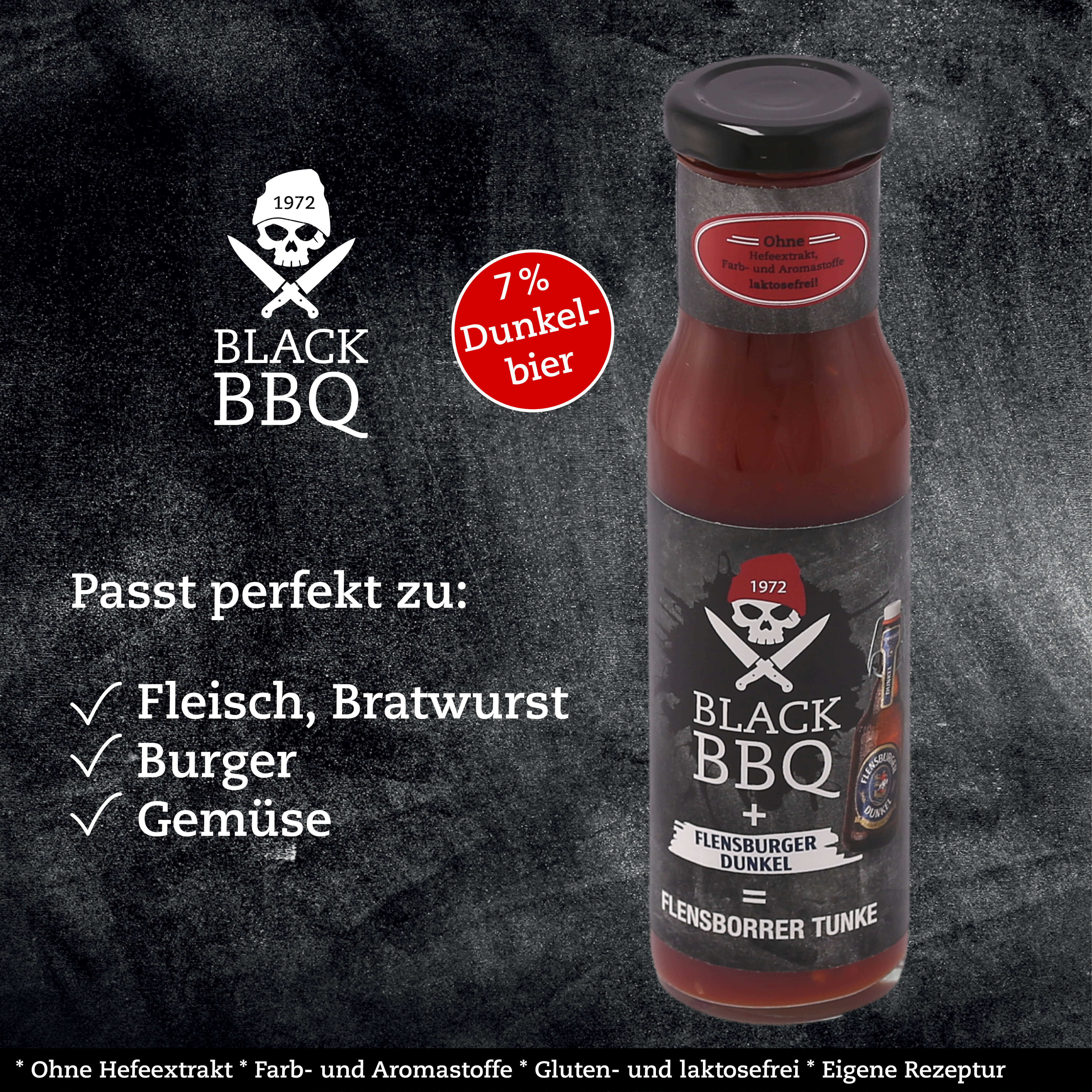 Flasche mit BBQ-Sauce "Flensborrer Tunke" zeigt ein Logo mit Totenkopf und gekreuzten Messern. Text: 7% Dunkelbier, ohne Hefeextrakt, Farb- und Aromastoffe, laktosefrei.