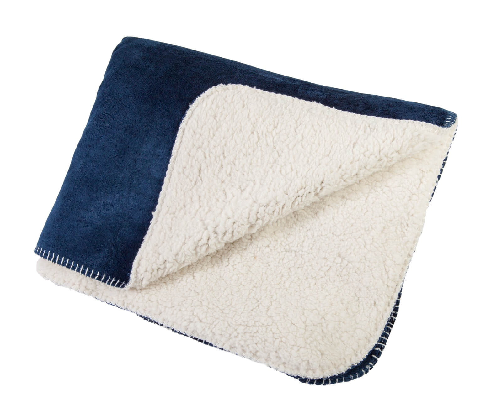 Gefaltete Fleecedecke „Flenswohl“ in Blau mit weißem Sherpafleece-Futter. Die Decke besteht aus weichem Polyester und hat eine sichtbare Naht in Weiß.